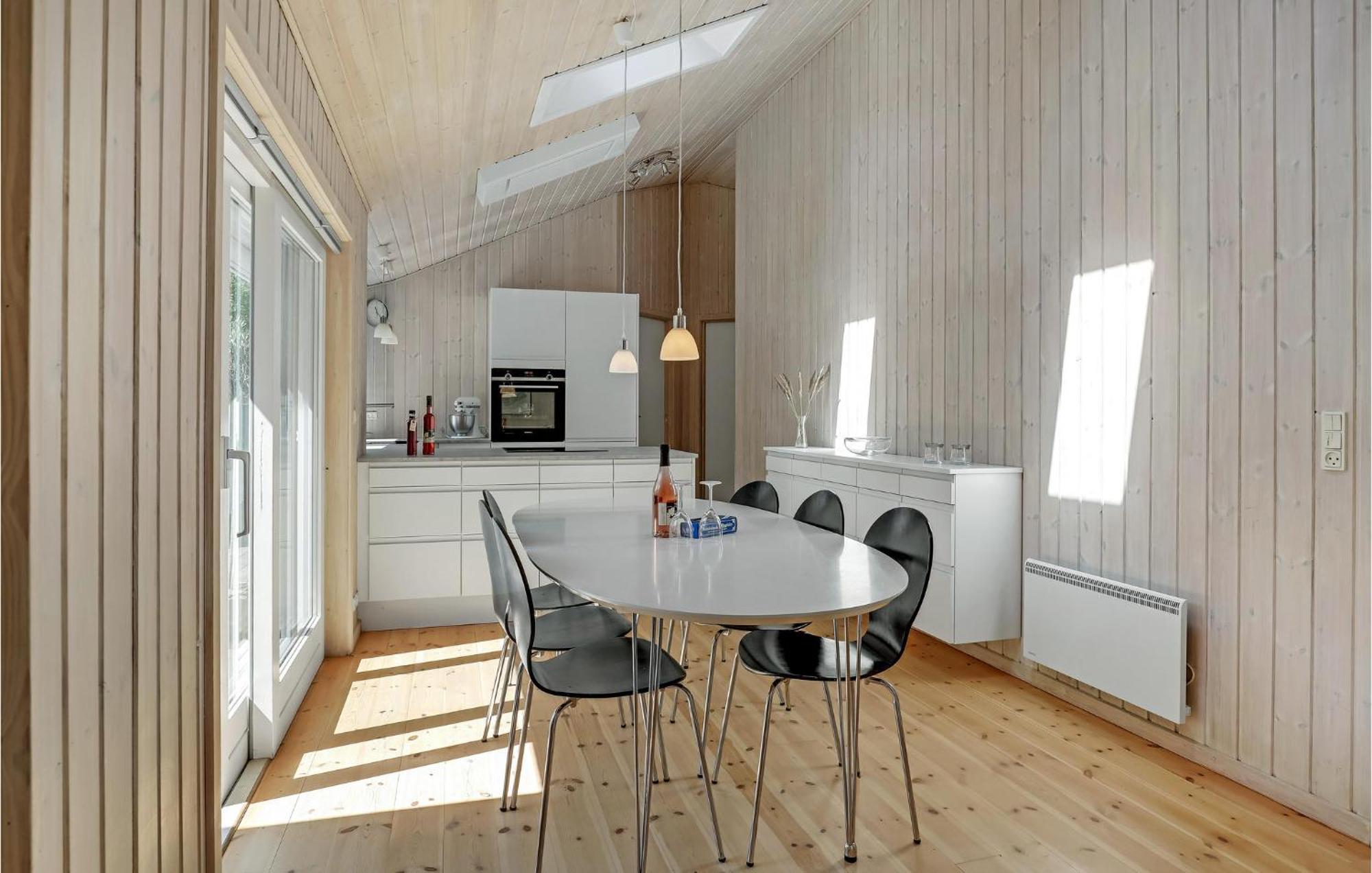 Awesome Home In Nexo With Sauna Snogebæk エクステリア 写真