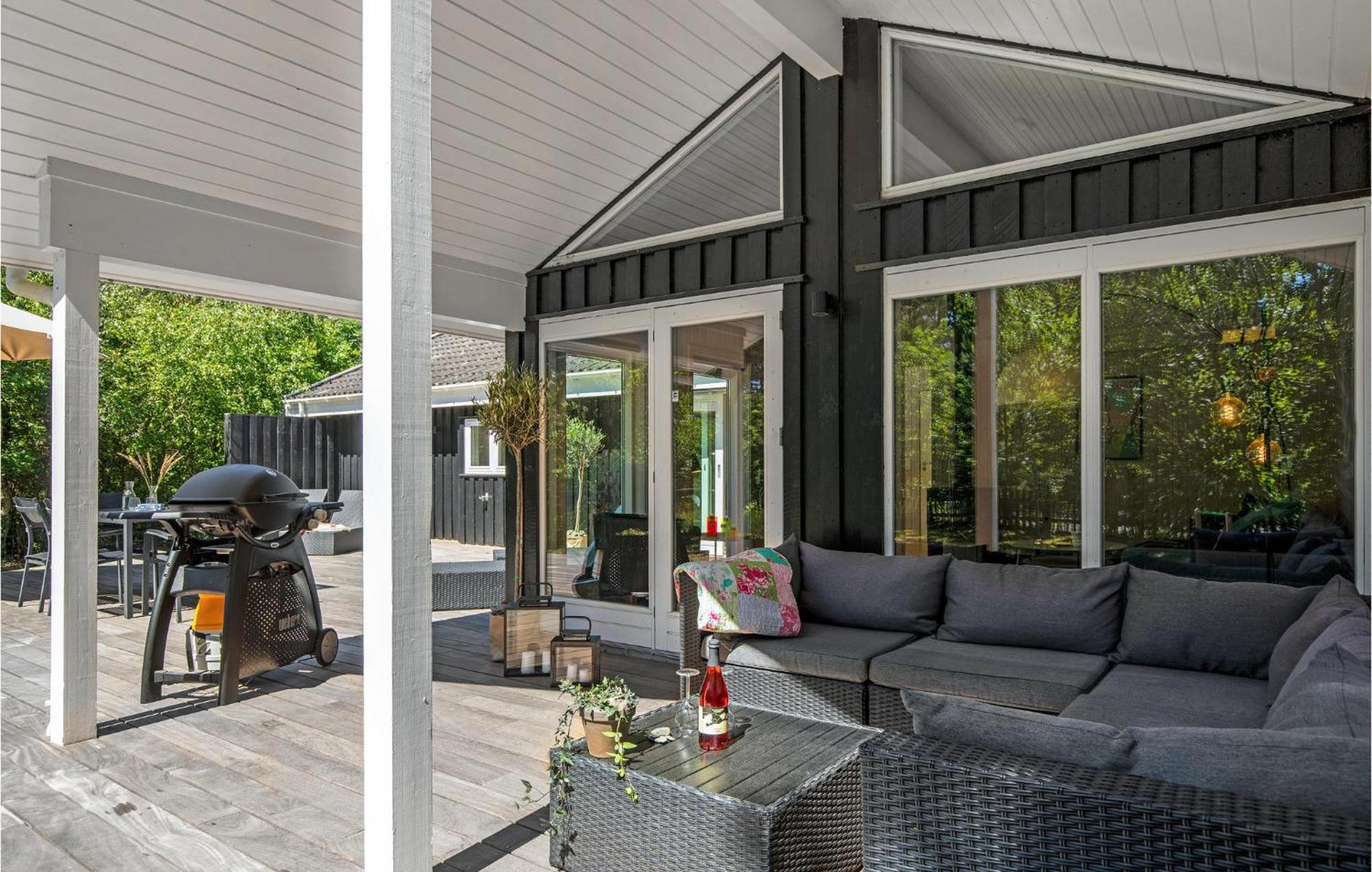 Awesome Home In Nexo With Sauna Snogebæk エクステリア 写真